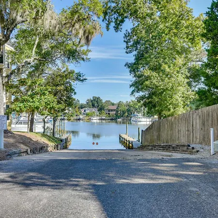 Niceville Retreat With Boat Dock, Golf Course And Pool